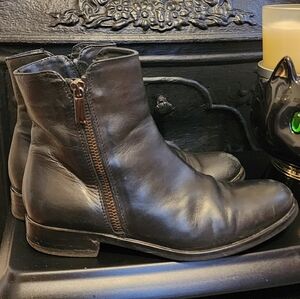 Lujans Women's Black Leather Ankle Boots, Size 36/5.5